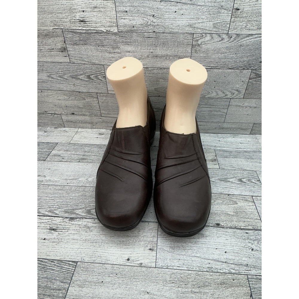 Thom McAn Shoes‎ Womens Size 7M Brown Slip On Leather Comfort Low Heel Casual